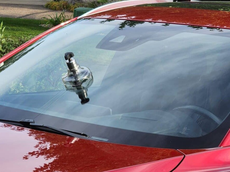 Az otthoni szélvédő javítás előnyei és kihívásai