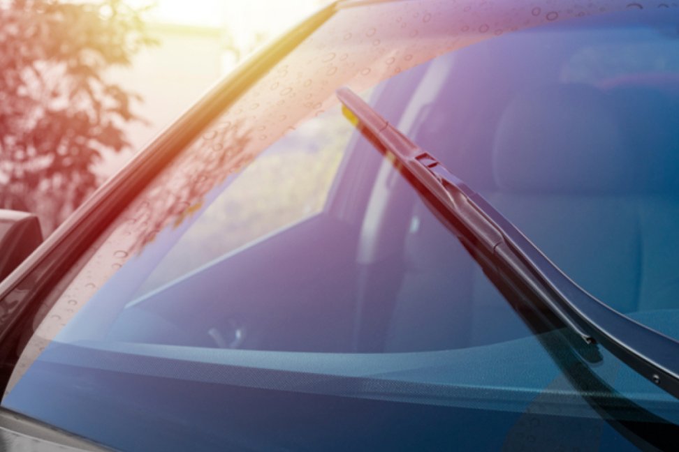 Hogyan csökkentsük a nyári hőterhelést autóüveg fóliázással?